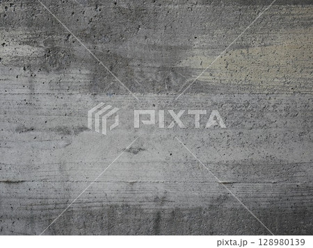 コンクリートの壁　ブロックの壁　造形物の中にも魅力がある。　コピースペース 128980139