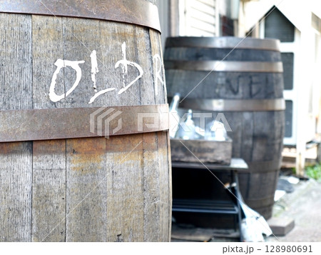 古い樽 古い樽 128980691