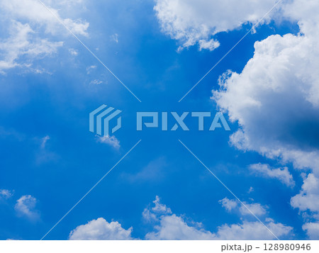 青い空白い雲 128980946