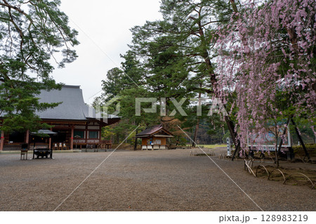 世界遺産 平泉 毛越寺 開山堂　岩手県平泉町 128983219