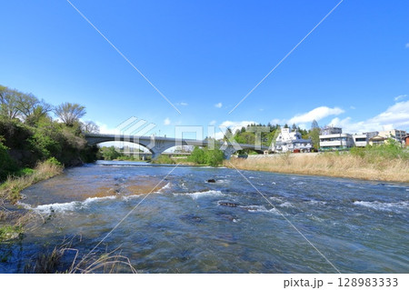 宮城県・仙台市・広瀬川 128983333