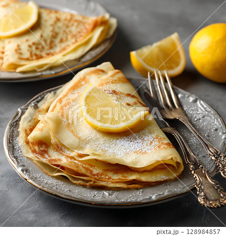フレンチスタイルの上品なレモンのクレープ 128984857