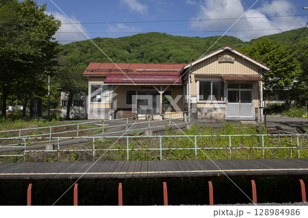 函館本線　仁山駅 128984986