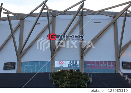 大相撲開催時 夕方のIGアリーナ 大相撲開催時 夕方のIGアリーナ 128985310