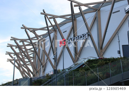 大相撲開催時　夕方のIGアリーナ 128985469