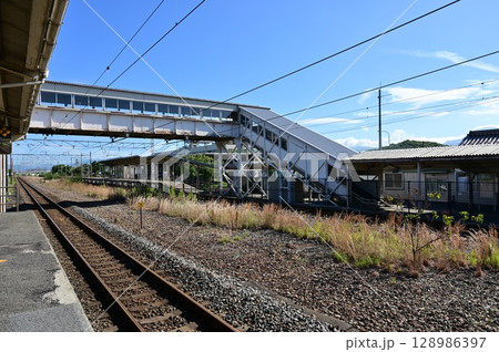 田村駅（北陸本線）の駅構内 128986397
