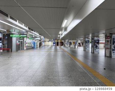 誰もいない横浜駅 誰もいない横浜駅 128988459