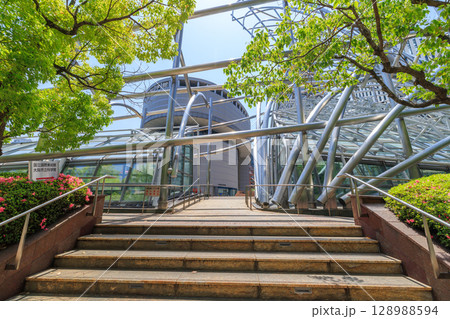 大阪市立科学館と国立国際美術館 (大阪府大阪市北区) 128988594
