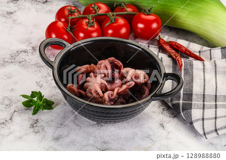 Marinated baby octopus in the bowl 128988880