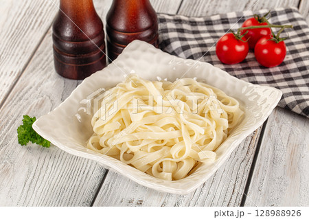 Boiled wheat asian udon noodles Boiled wheat asian udon noodles 128988926
