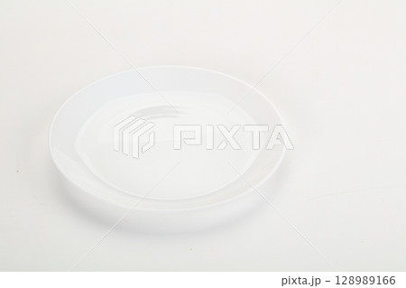 White ceramic empty plate dishware 128989166