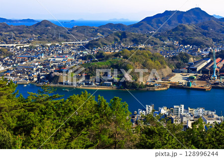 【広島県】千光寺公園から見た尾道の町並み 128996244