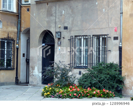 colorful tenements in the alley of the old town in Warsaw Poland 128996946