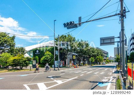 JR長町駅東口　あすと長町1丁目北　飲食店街　街路樹　あすと長町スポーツパーク 128999240