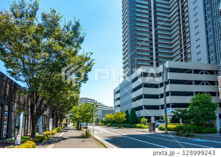 JR長町駅東口　あすと長町1丁目北　飲食店街　街路樹　パークタワーあすと長町 128999243