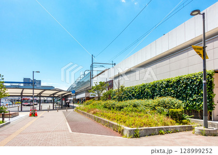 JR長町駅東口　長町駅　バス停　バスプール　ロータリー　緑　オカメヅタ 128999252