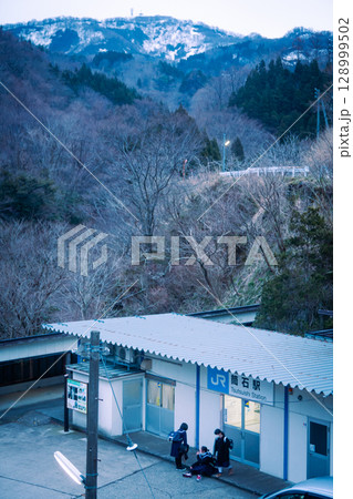 JR西日本　北陸本線　筒石駅 128999502