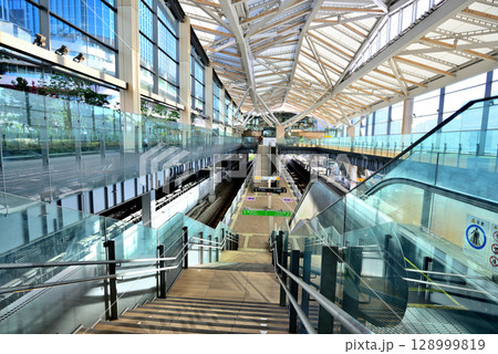 山手線新駅 高輪ゲートウェイ駅ホーム 128999819