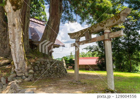 《新潟県》日本の原風景・荻ノ島松尾神社 129004556