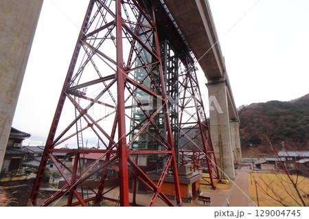 山陰本線 餘部駅 余部鉄橋「空の駅」のクリスタルタワー 129004745