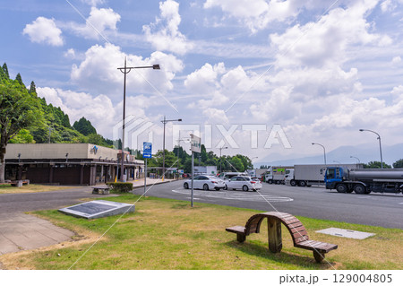 高速道路休憩スポット風景 (九州自動車道 えびのパーキングエリア) 高速道路休憩スポット風景 (九州自動車道 えびのパーキングエリア) 129004805