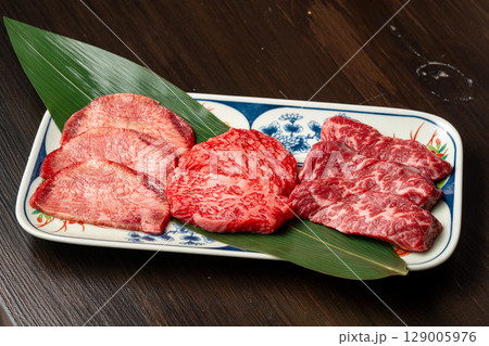 牛焼肉赤身盛り合わせ 129005976