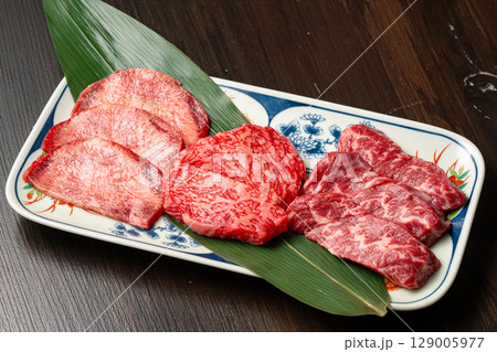 牛焼肉赤身盛り合わせ 牛焼肉赤身盛り合わせ 129005977