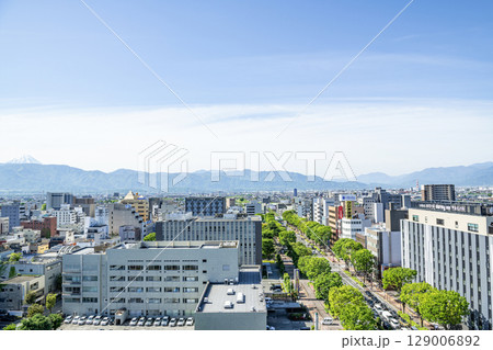 山梨県甲府市　市内展望台から望む甲府市中心部の街並み 129006892