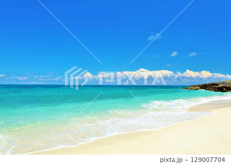 沖縄 宮古島 夏の青空と海 沖縄 宮古島 夏の青空と海 129007704