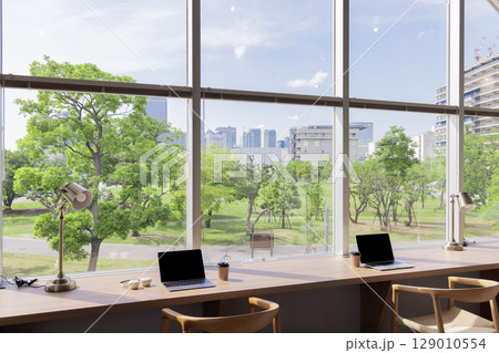 無人のモダンなインテリア　オフィス　ロビー　ラウンジ 129010554