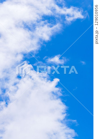 雨上がりの澄んだ青空と白い雲71 雨上がりの澄んだ青空と白い雲71 129010956