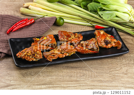 Steamed Spider crab Claws in tamatind sauce 129011152