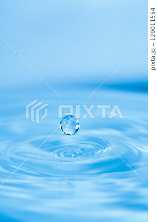 水しぶきのアクションショット 水しぶきのアクションショット 129011554