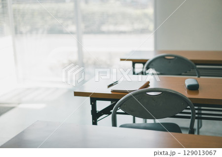 誰もいないセミナー会場 誰もいないセミナー会場 129013067