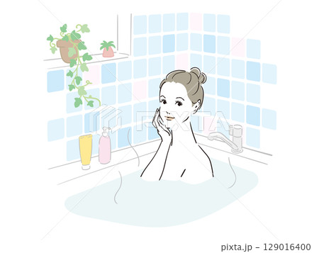 気持ちよさそうに入浴する綺麗な女性 129016400