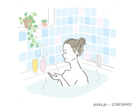 気持ちよさそうに入浴する綺麗な女性 129016403