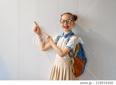 girl is ready to back to school girl is ready to back to school 129018360