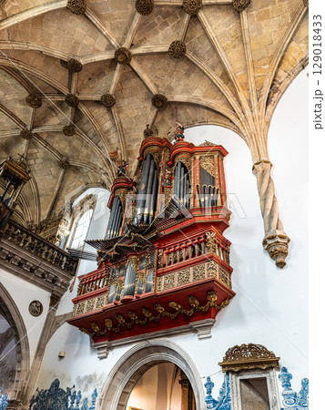 Coimbra , Portugal - Mar 15, 2025: Interior of Santa Cruz Monastery at Coimbra, Portugal 129018433