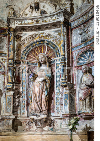 Interior of Church of 129018466