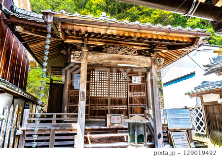 【世界遺産 石見銀山遺跡とその文化的景観】【重伝建】温泉津 温光寺の薬師堂 島根県大田市 【世界遺産 石見銀山遺跡とその文化的景観】【重伝建】温泉津 温光寺の薬師堂 島根県大田市 129019492