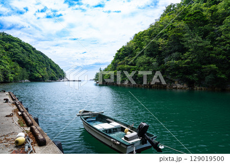 【世界遺産 石見銀山遺跡とその文化的景観】沖泊　初夏の港1　島根県大田市 129019500