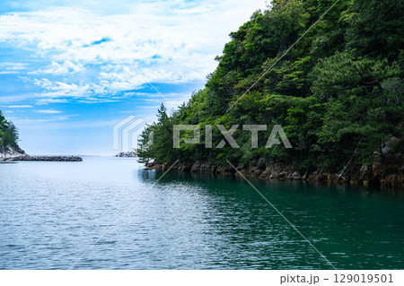 【世界遺産 石見銀山遺跡とその文化的景観】沖泊 初夏の港2 島根県大田市 【世界遺産 石見銀山遺跡とその文化的景観】沖泊 初夏の港2 島根県大田市 129019501