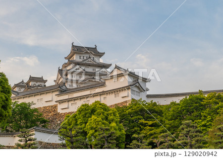 世界遺産・姫路城の美しい城郭と日本の伝統建築 129020942