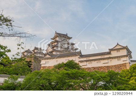 世界遺産・姫路城の美しい城郭と日本の伝統建築 129020944