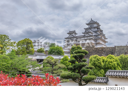 世界遺産・姫路城の美しい城郭と日本の伝統建築 129021143
