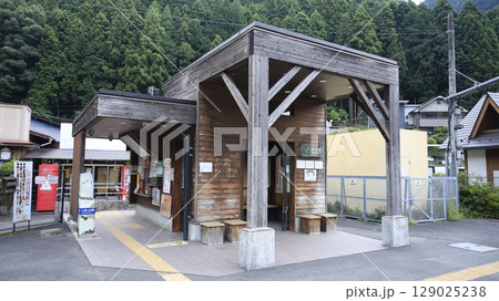 JR青梅線の川井駅駅舎 JR青梅線の川井駅駅舎 129025238