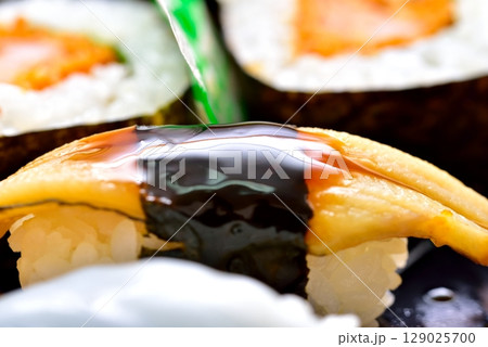 おいしい穴子握り 129025700