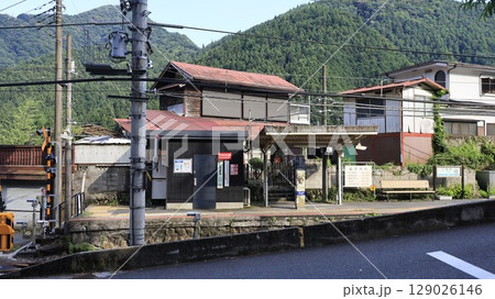 JR青梅線の白丸駅 129026146
