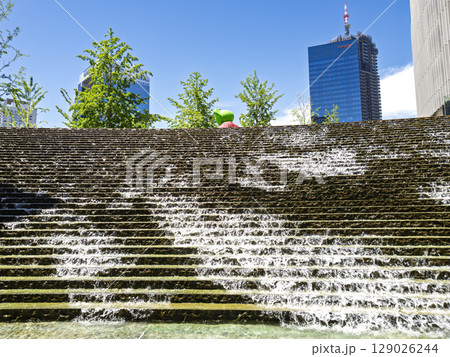 夏空と水音の梅田 129026244