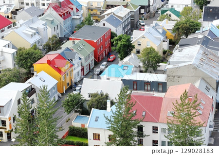 北欧アイスランドの首都レイキャヴィークの街並み 129028183